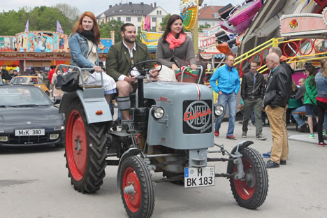 Oldtimer Treffen M&uuml;nchen - Unter der Bavaria auf der Theresienwiese